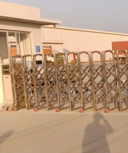 retractable-gate